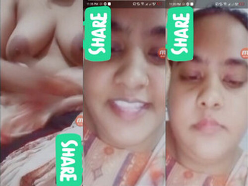 Horny Bhabhi Shows Her Boobs and Pussy