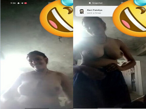 Indian Girl Show’s her Boos TO Lover