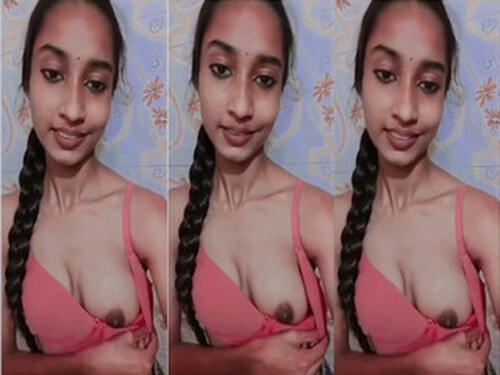 Cute Indian Mall Shows Boobs