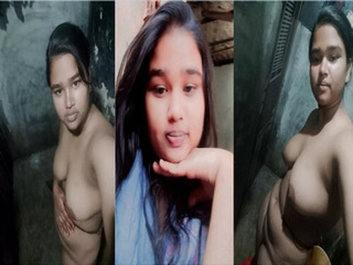 Sexy Indian Girl Bathing and Fingering