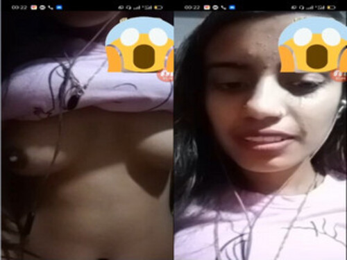 Cute Indian girl Shows Boobs