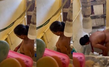 Hot Indian Bhabhi Bathing