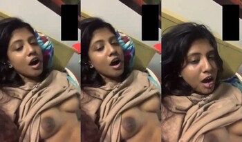 Sexy Indian Mal Shows Boobs and Fingering