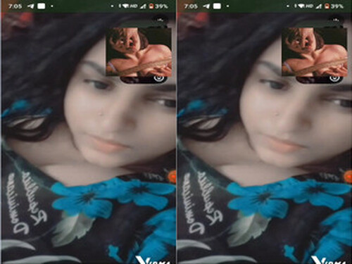 Sexy Paki Girl Shows her Boobs Part 3
