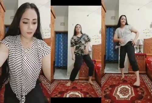 Sexy Indian Mal Dancing and Shows on VC