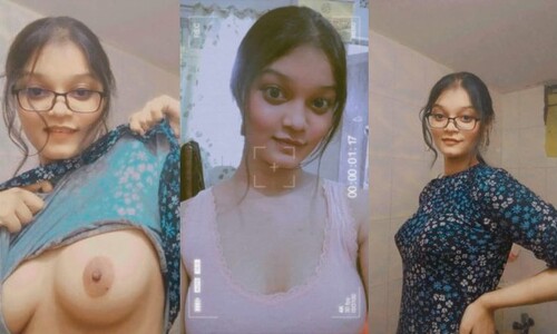 Cute Indian Mal Shows her Boobs