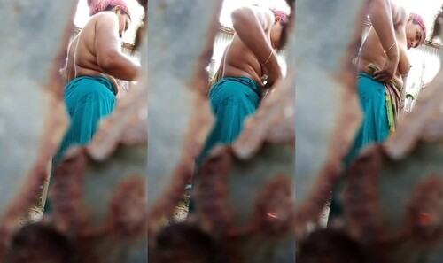 Indian Vlg Bhabhi Bathing Capture