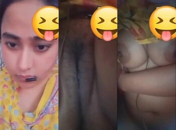 Sexy Indian Girl Shows Boobs and Pussy on Vc