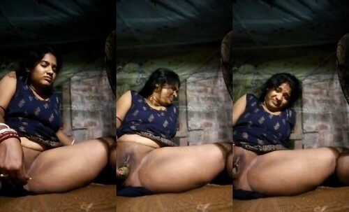 Horny Indian Bhabhi Masturbating