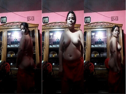 Horny Indian Bhabhi Striping and Shows nude Body