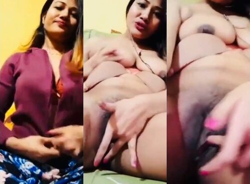 Horny Indian Mal Shows Nude Body and Fingering