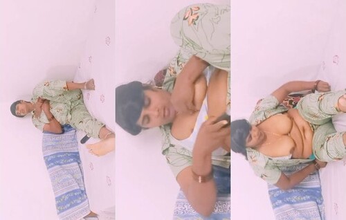 Horny Telugu Bhabhi Shows Boobs