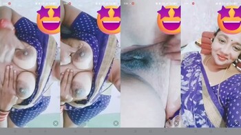 Super Sexy Indian Bhabhi Shows Her Boobs and Pussy