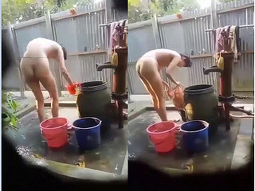 Cute Vlg Girl Bathing