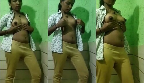 Indian Bhabhi Play With Her Boobs