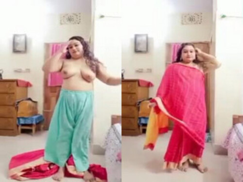 Horny Indian Girl Shows Her Nude Body