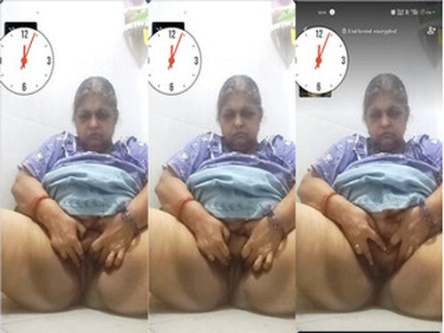 Indian Grany Shows Pussy On VC