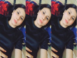 CUTE PAKISTANI GIRL SHOWING SMALL TITS