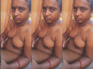 Tamil Milf Giving Blowjob – 2 Video’s