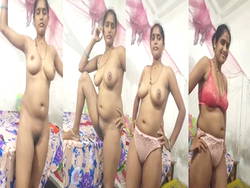 Horny Desi Bhabhi Striping and Shows Nude Body Part 2