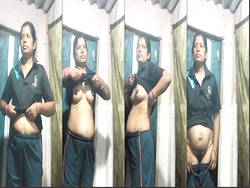 Horny Desi Bhabhi Striping and Shows Nude Body Part 2