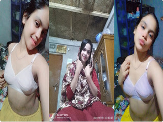 Beautiful Sexy Slim Bengali Wife Teasing Showing