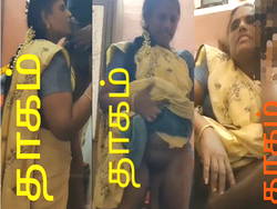 Tamil Aunty Blowing Husbend & Got Fingured