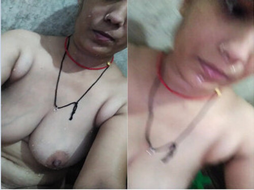Horny Bhabhi Showing Nude Body