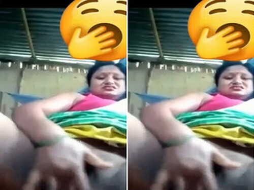 Horny Indian Bhabhi  Fingering